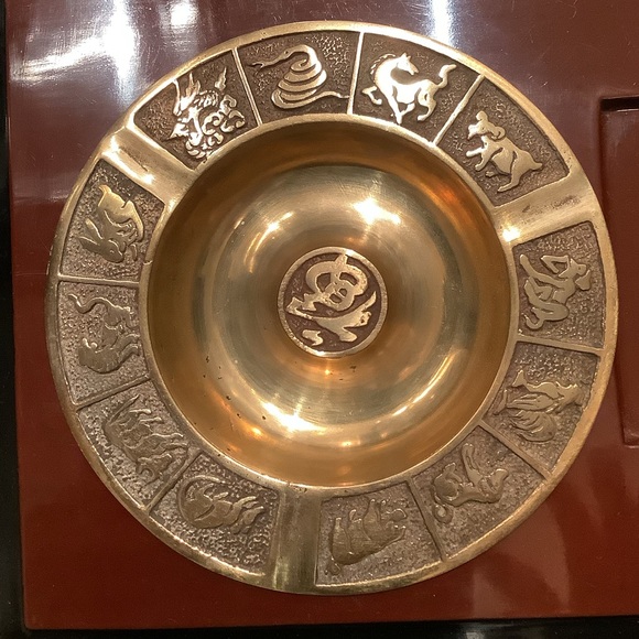 New Vintage Mother of Pearl lidded box - Picture 14 of 14